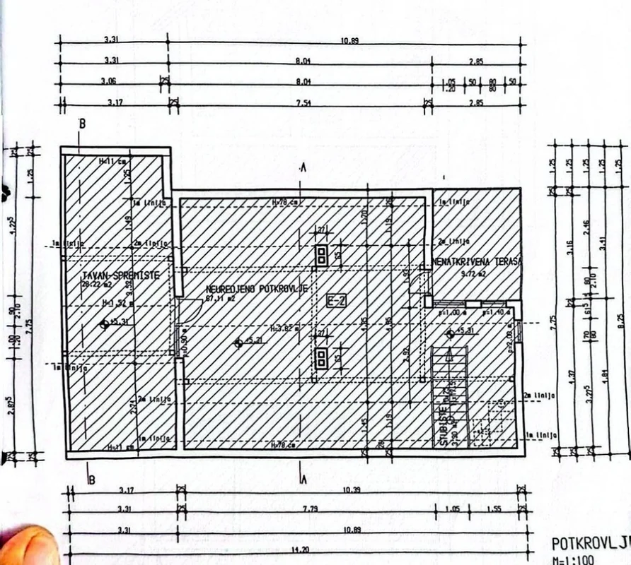 Dva etažirana stana s dvorištem i terasom – Dubrava