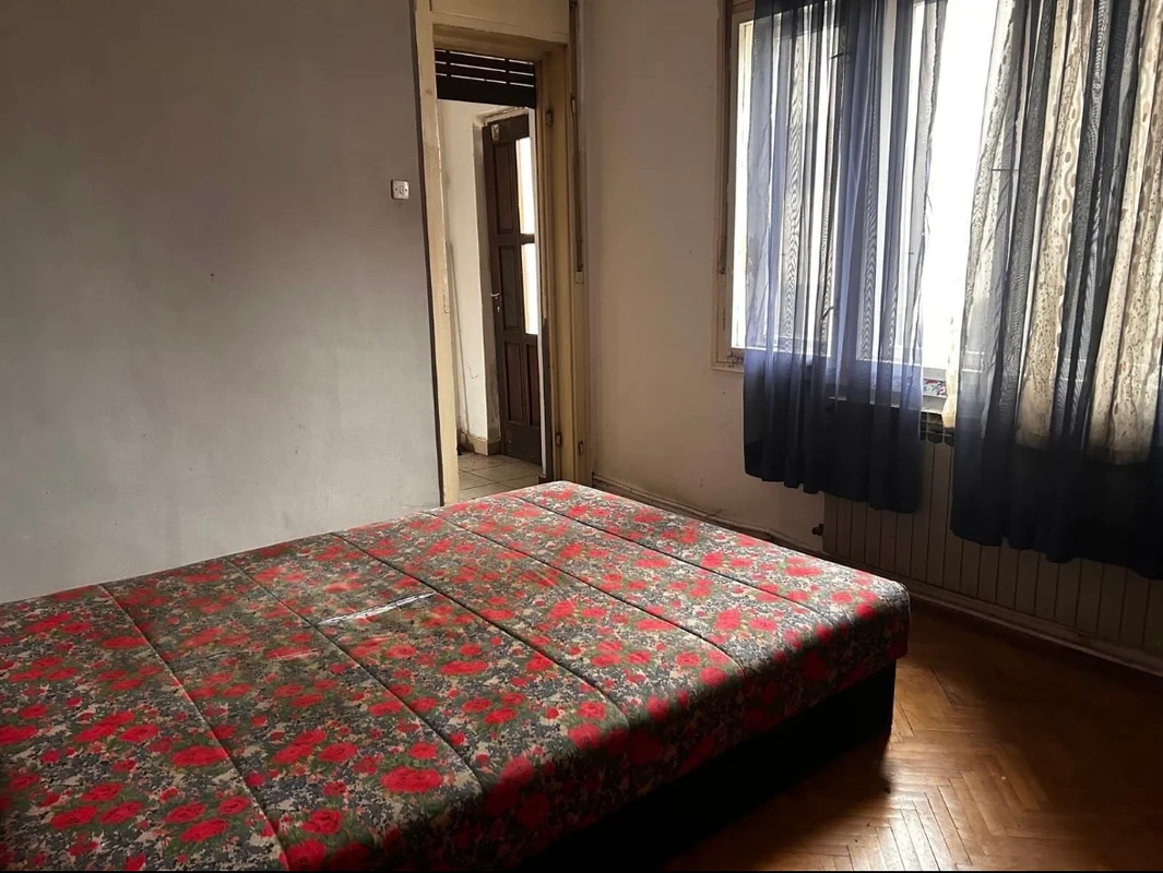 Dva etažirana stana s dvorištem i terasom – Dubrava