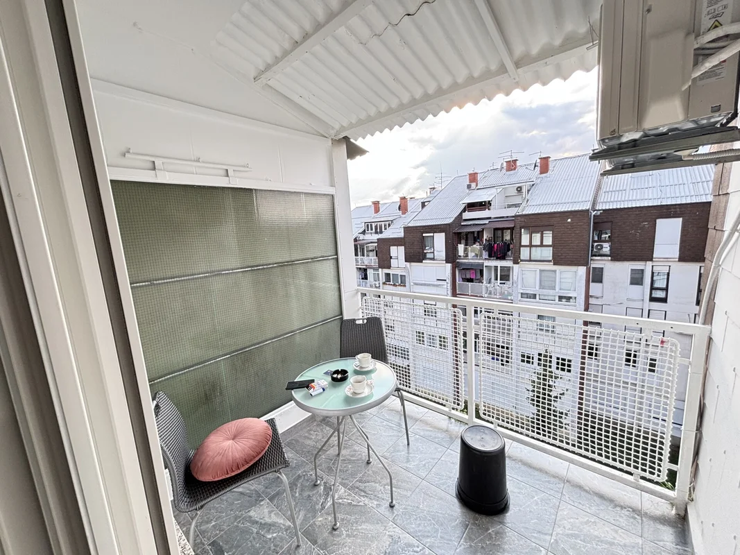 Kompletno renoviran stan 66 m² s terasom – Sesvete, lift, useljiv