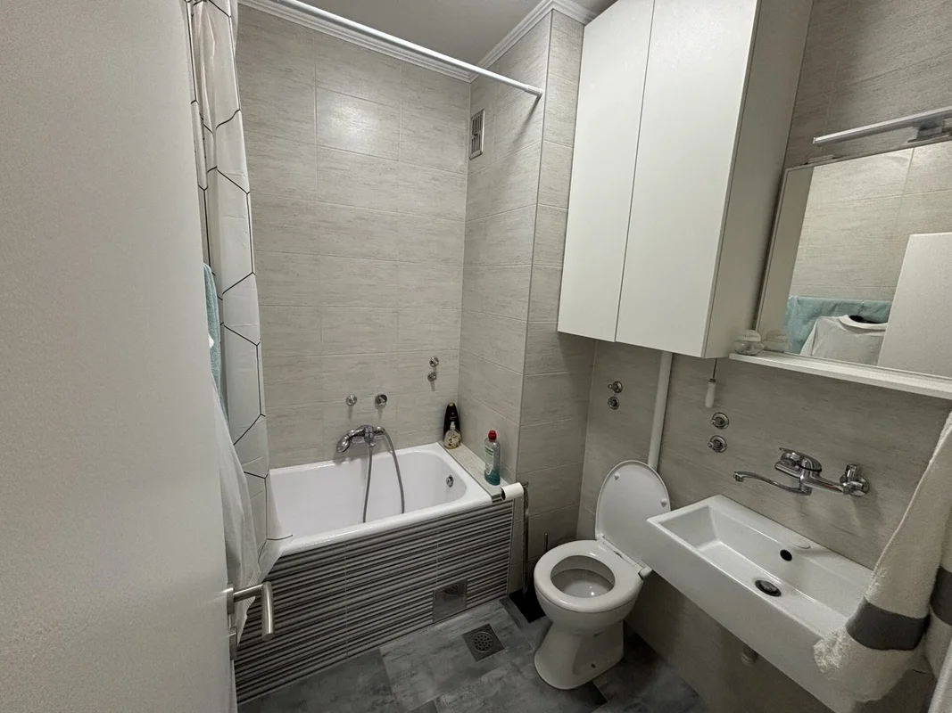 Kompletno renoviran stan 66 m² s terasom – Sesvete, lift, useljiv