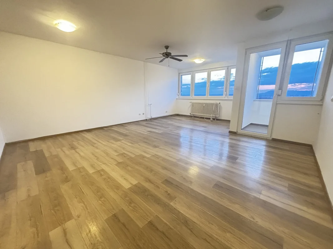 Adaptiran stan 42,9 m², Travno – loggia, pogled