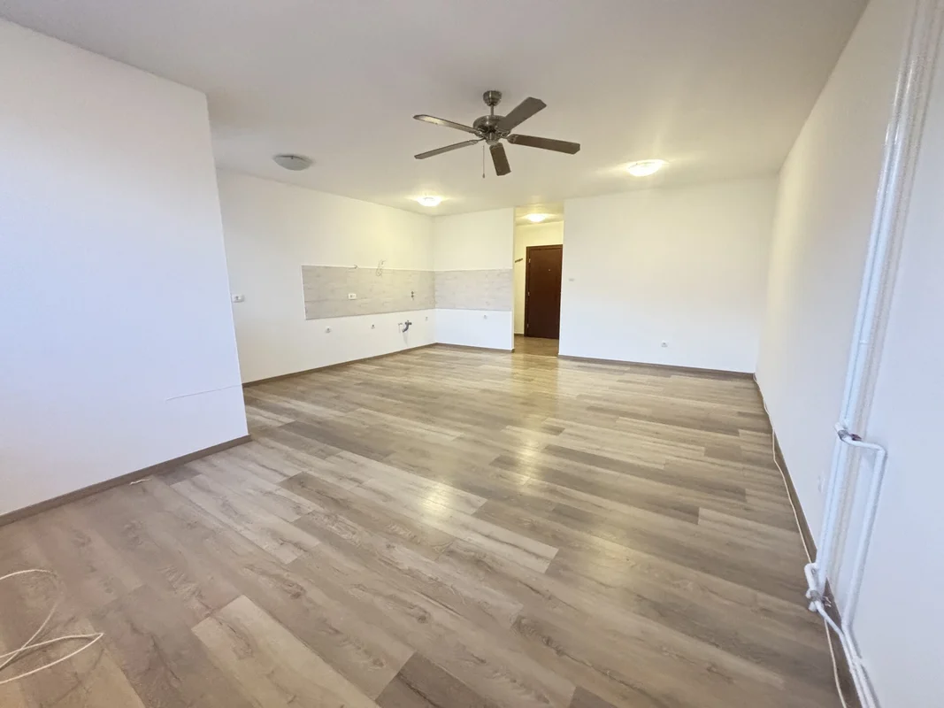 Adaptiran stan 42,9 m², Travno – loggia, pogled