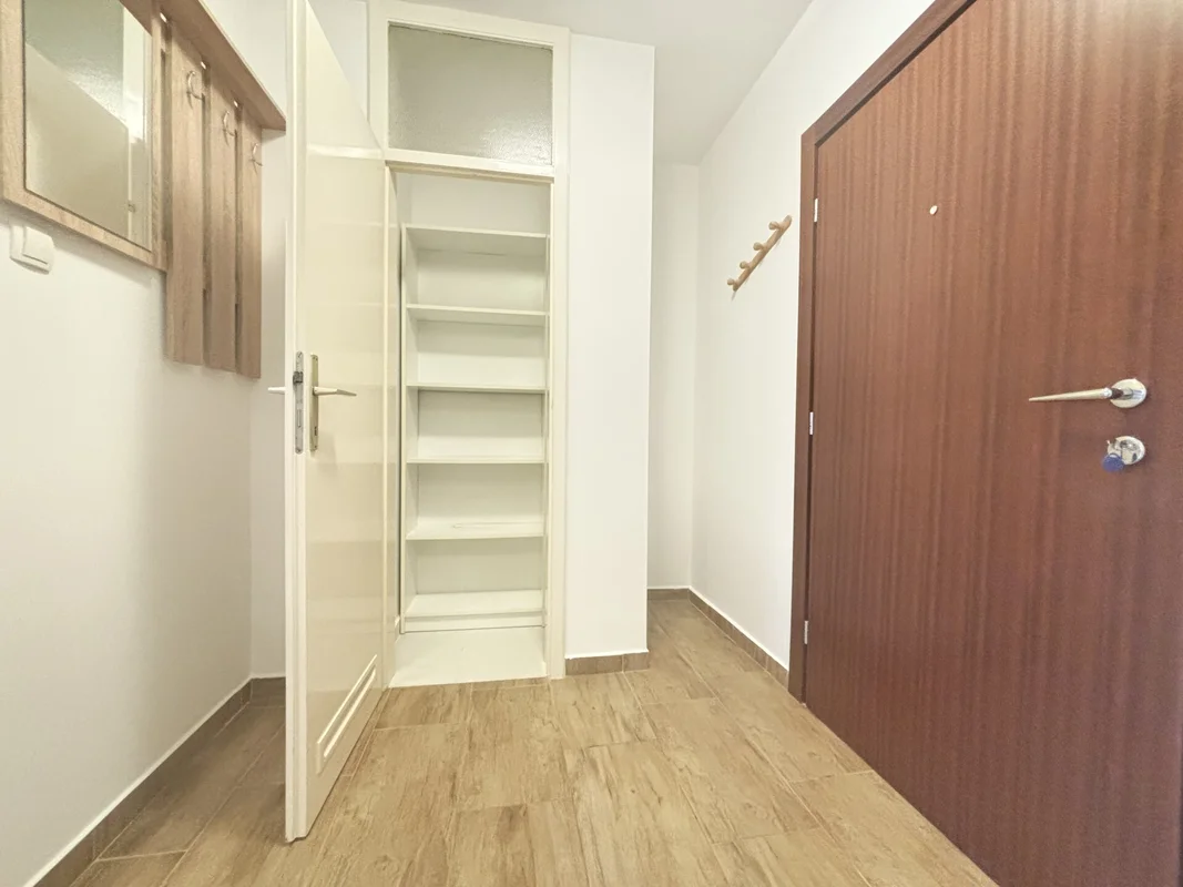 Adaptiran stan 42,9 m², Travno – loggia, pogled