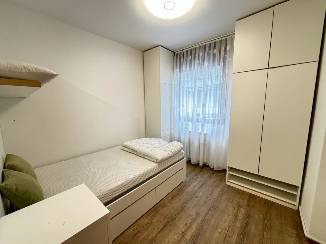 Luksuzno adaptiran 4S stan 100m2 + 2 garaže, Trešnjevka