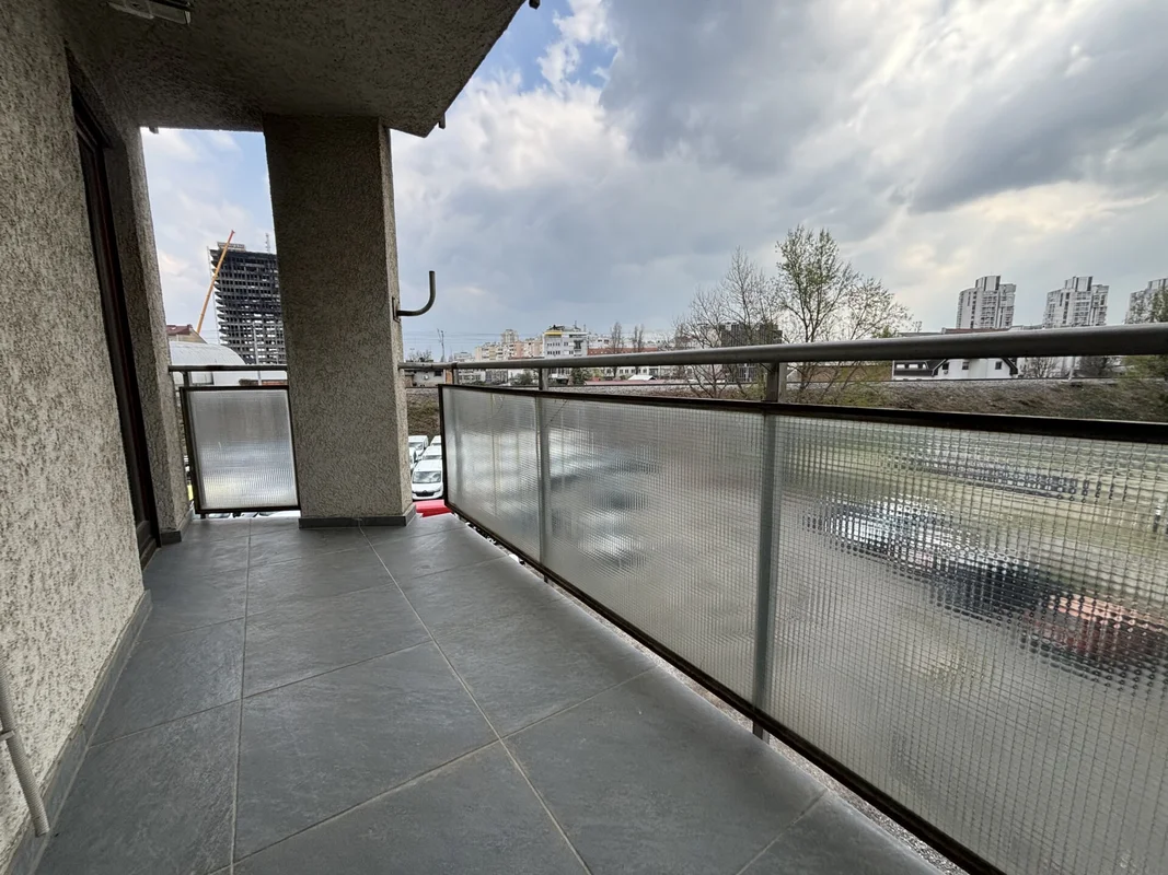 Luksuzno adaptiran 4S stan 100m2 + 2 garaže, Trešnjevka