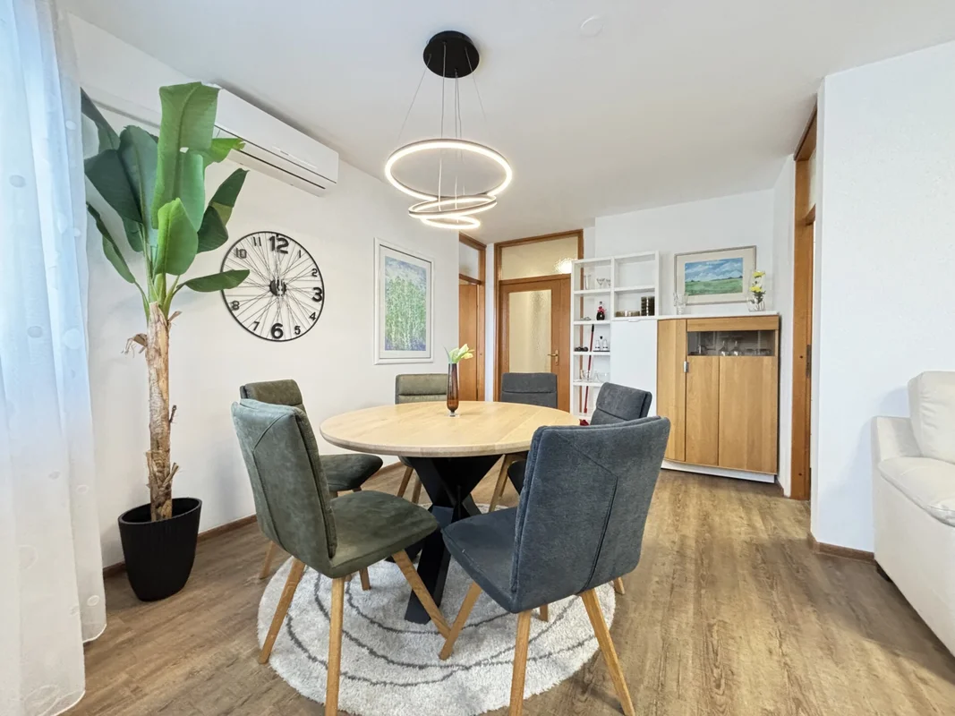 Luksuzno adaptiran 4S stan 100m2 + 2 garaže, Trešnjevka