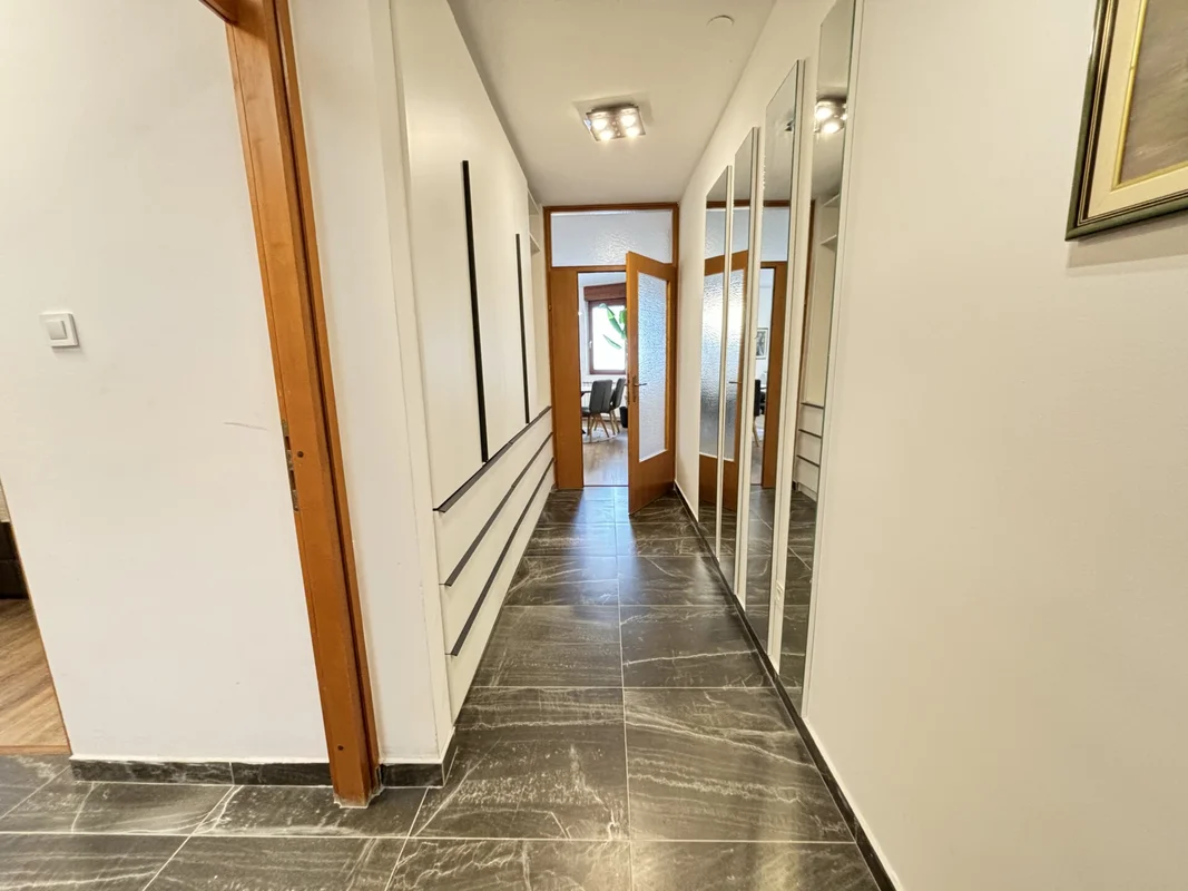 Luksuzno adaptiran 4S stan 100m2 + 2 garaže, Trešnjevka