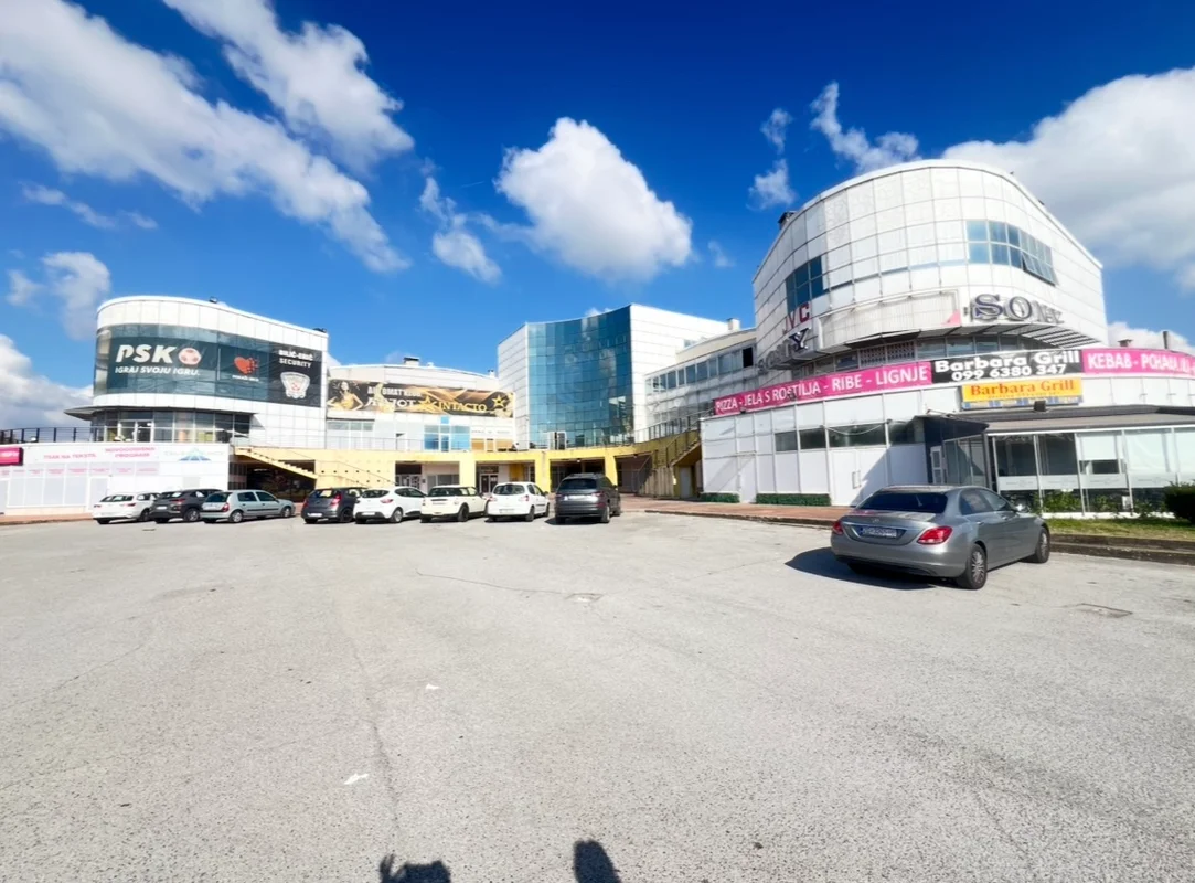 Sesvete, prodaja 50% shopping centra! Investicijska prilika!!