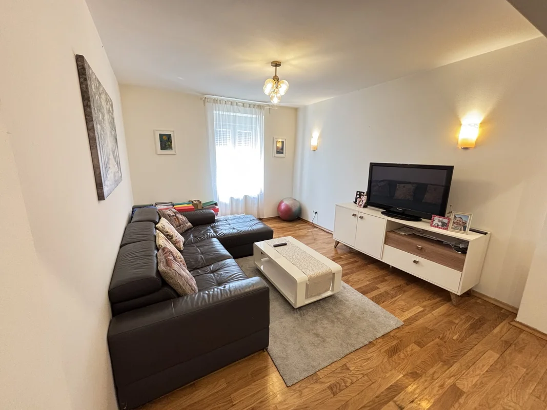 Prodaja stana –Jurkovićeva ulica, funkcionalan stan s terasom, parking