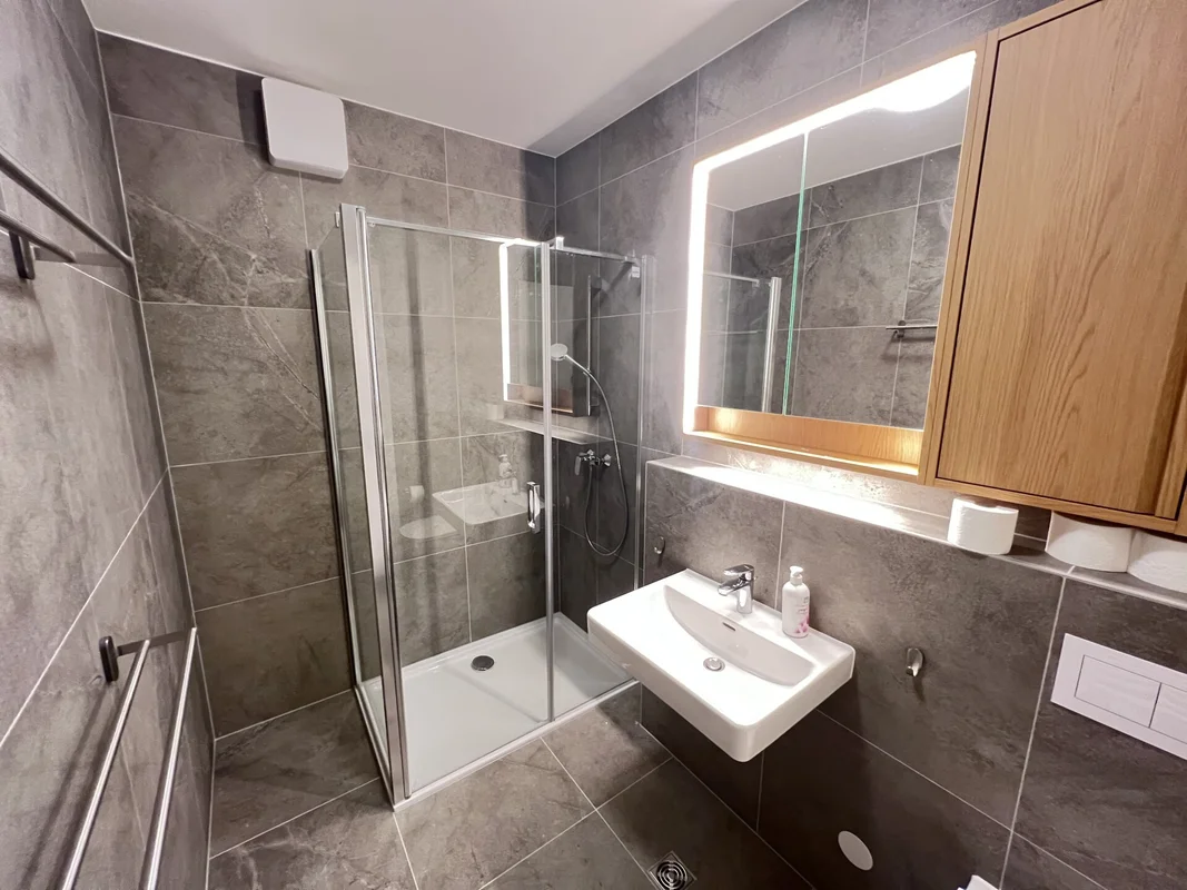 Stan, najam, Zagreb, Laniste (blato), 75m2 + 2 garažna mjesta!