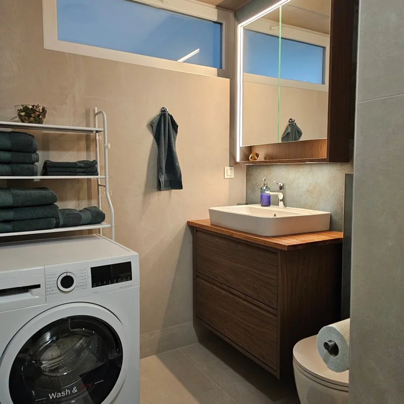 Novouređen 2-sobni stan, Miramarska, balkon, 40m²