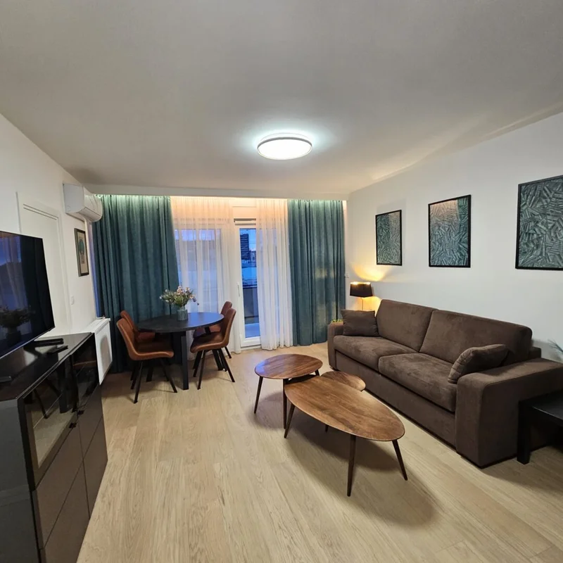 Novouređen 2-sobni stan, Miramarska, balkon, 40m²