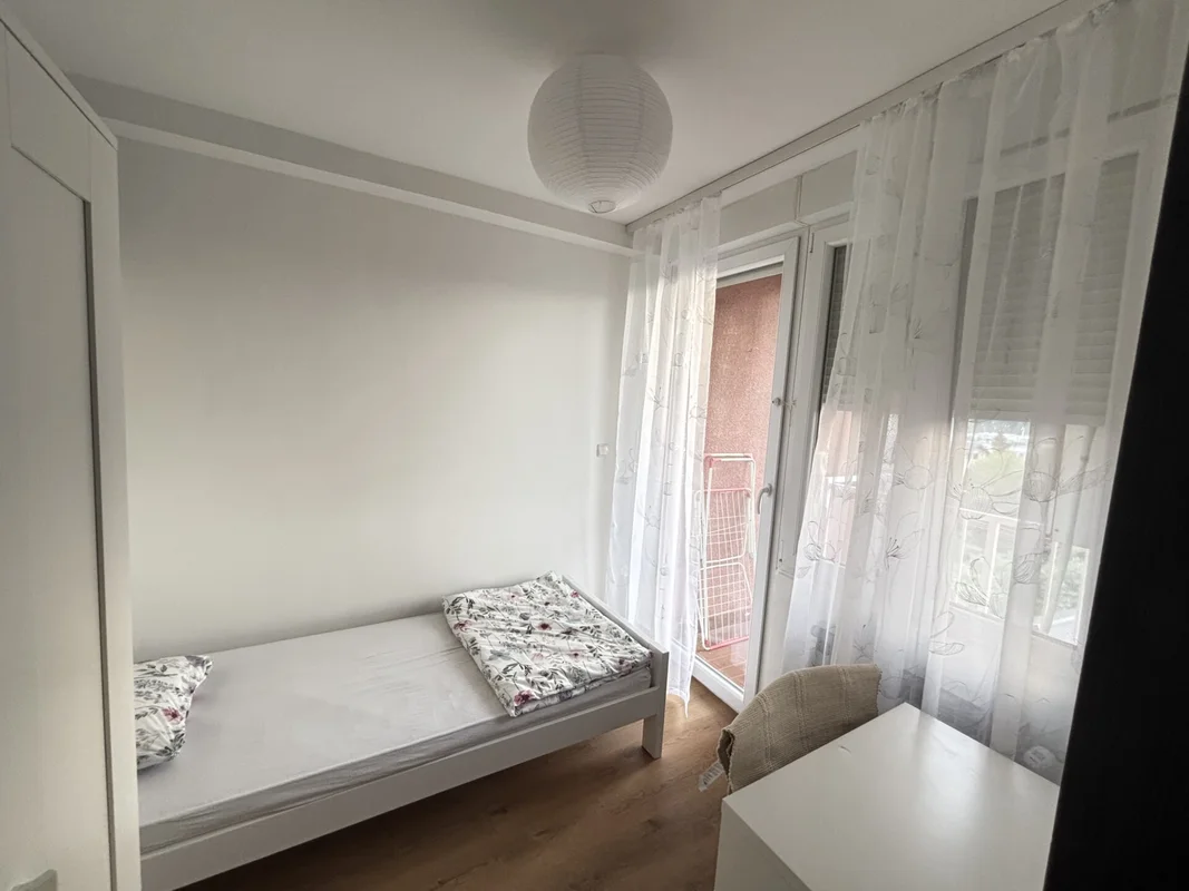 PRODAJE SE TROSOBAN STAN U CENTRU SESVETA