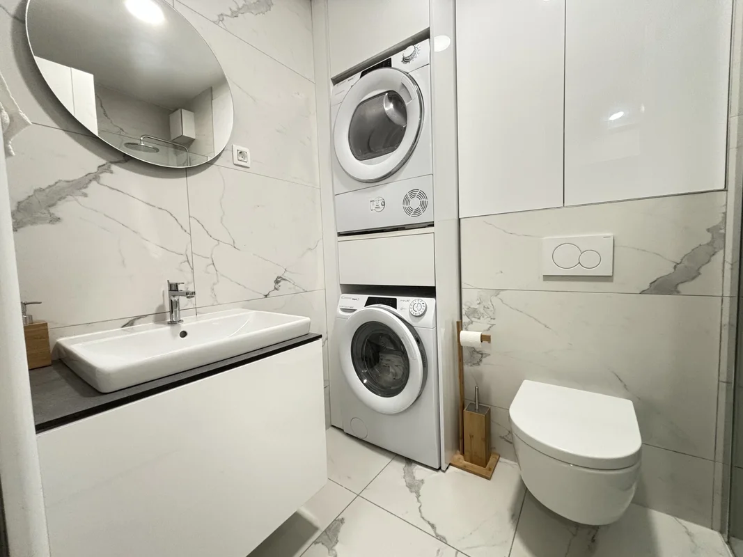 Ekskluzivan stan u Saras Centru – moderan dizajn, garaža, loggia! (61m2)