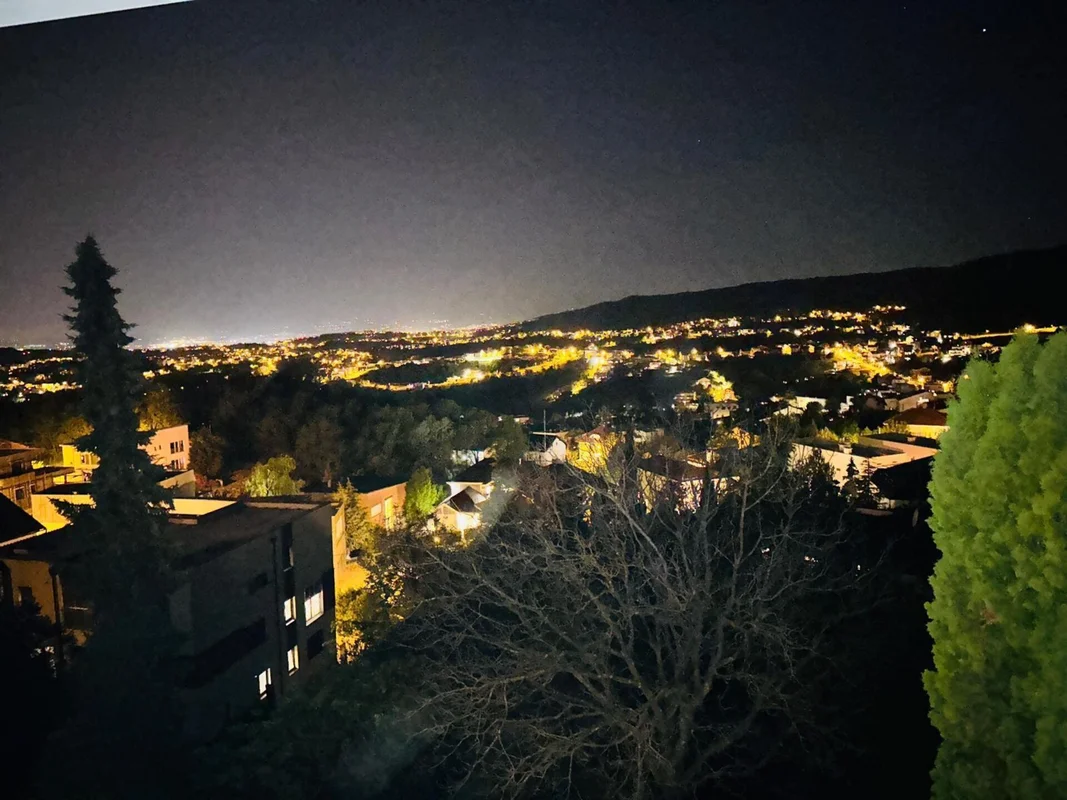Obiteljska kuća 250 m² s dva stana, pogledom i terasom – Šestine