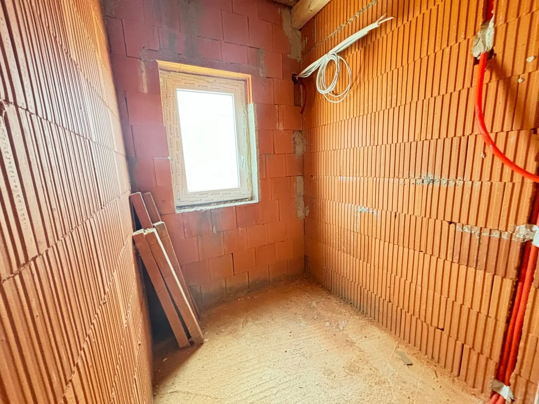 Nova samostojeća kuća 197 m² s vrtom – Bregana