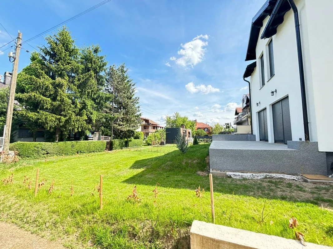 Nova samostojeća kuća 197 m² s vrtom – Bregana