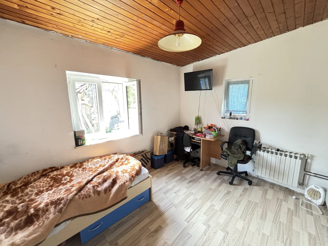 PRODAJE SE KUĆA S VELIKOM OKUĆNICOM – PROZORJE, DUGO SELO