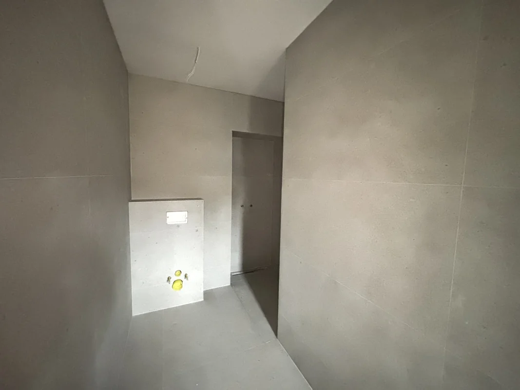 Novouređena garsonijera 35m2 + parking, Trešnjevka