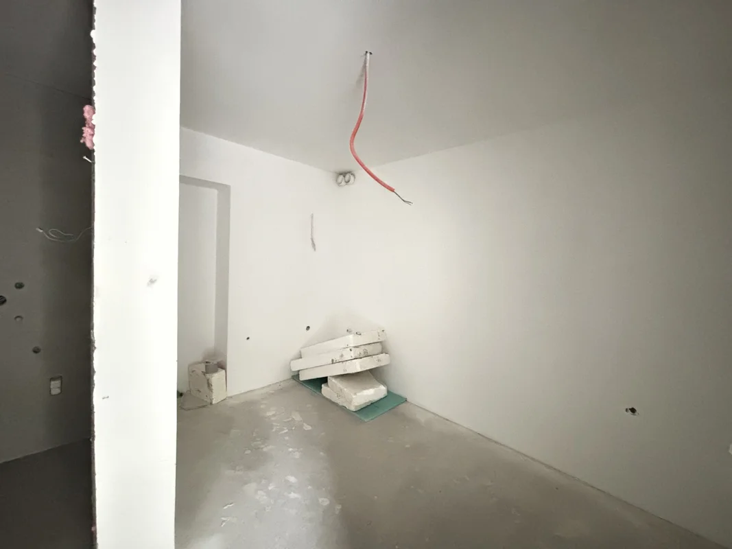 Novouređena garsonijera 35m2 + parking, Trešnjevka