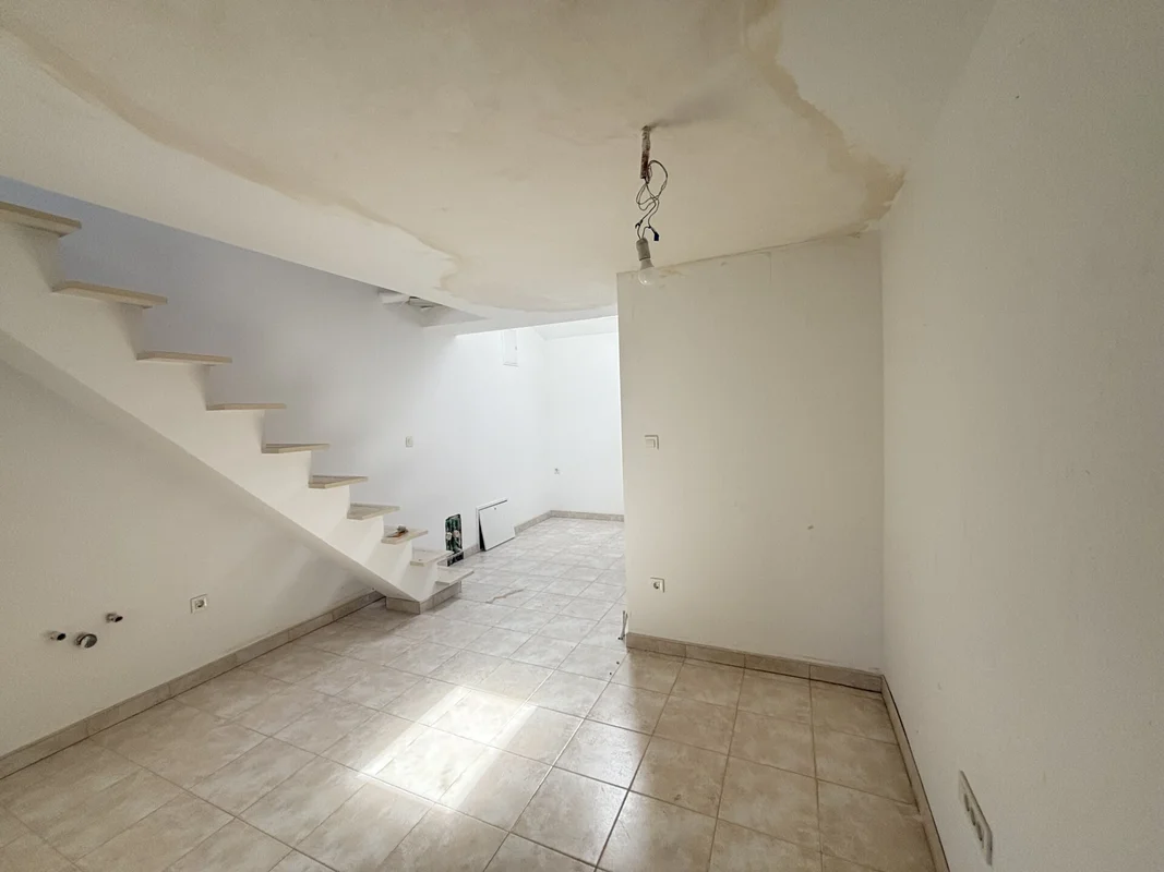 Kuća s 3 stana i parkingom – Gajevo naselje, 179 m²