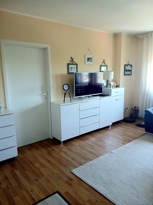 Stenjevec – 3-sobni stan (43 m2), puno svjetla sa odličnim pogledom!