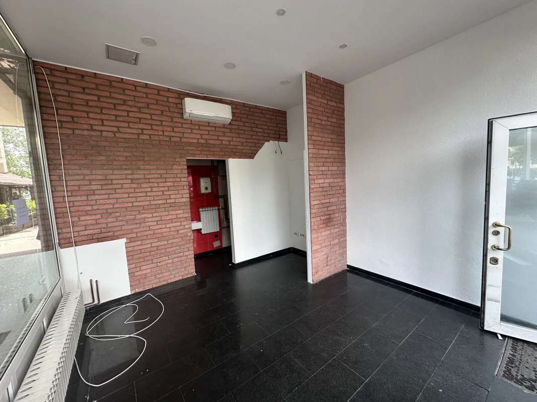 Poslovni prostor NA MAKSIMIRSKOJ!! 22m2 prizemlje!!