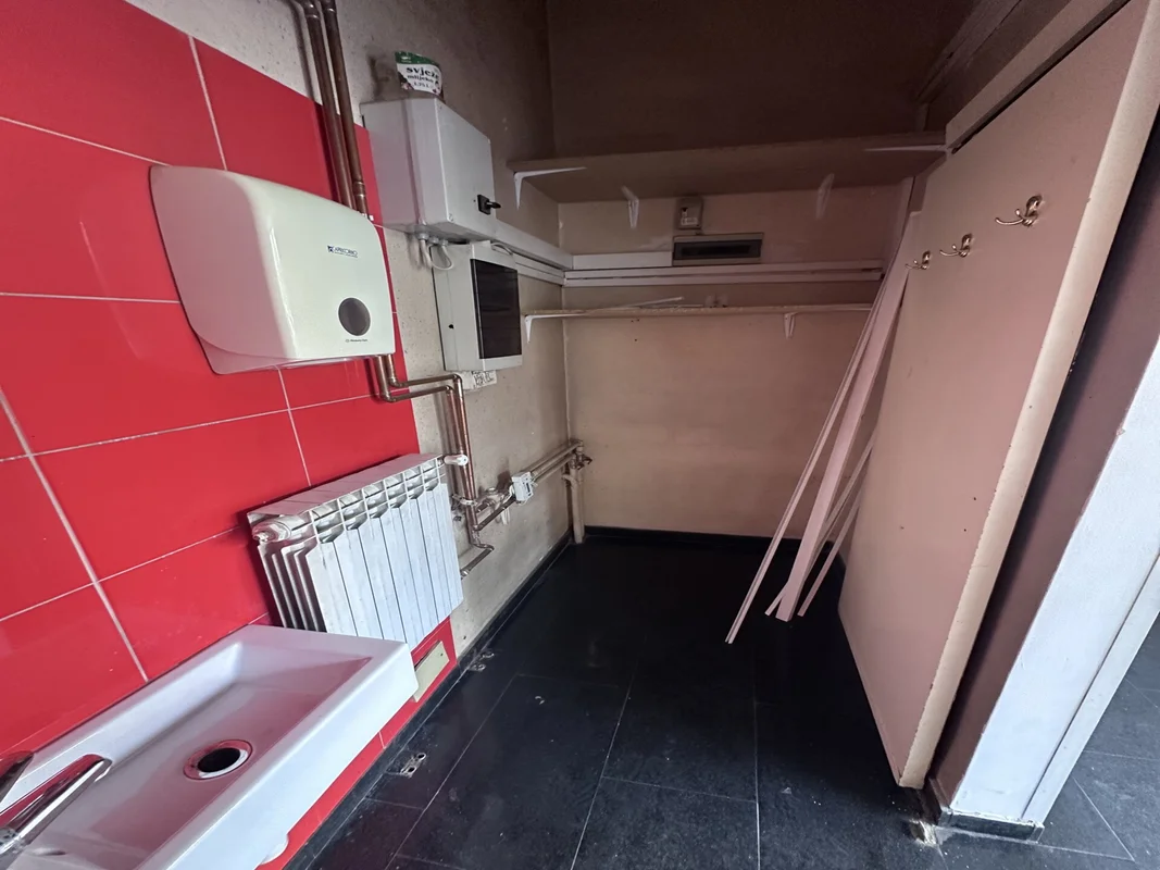 Poslovni prostor NA MAKSIMIRSKOJ!! 22m2 prizemlje!!