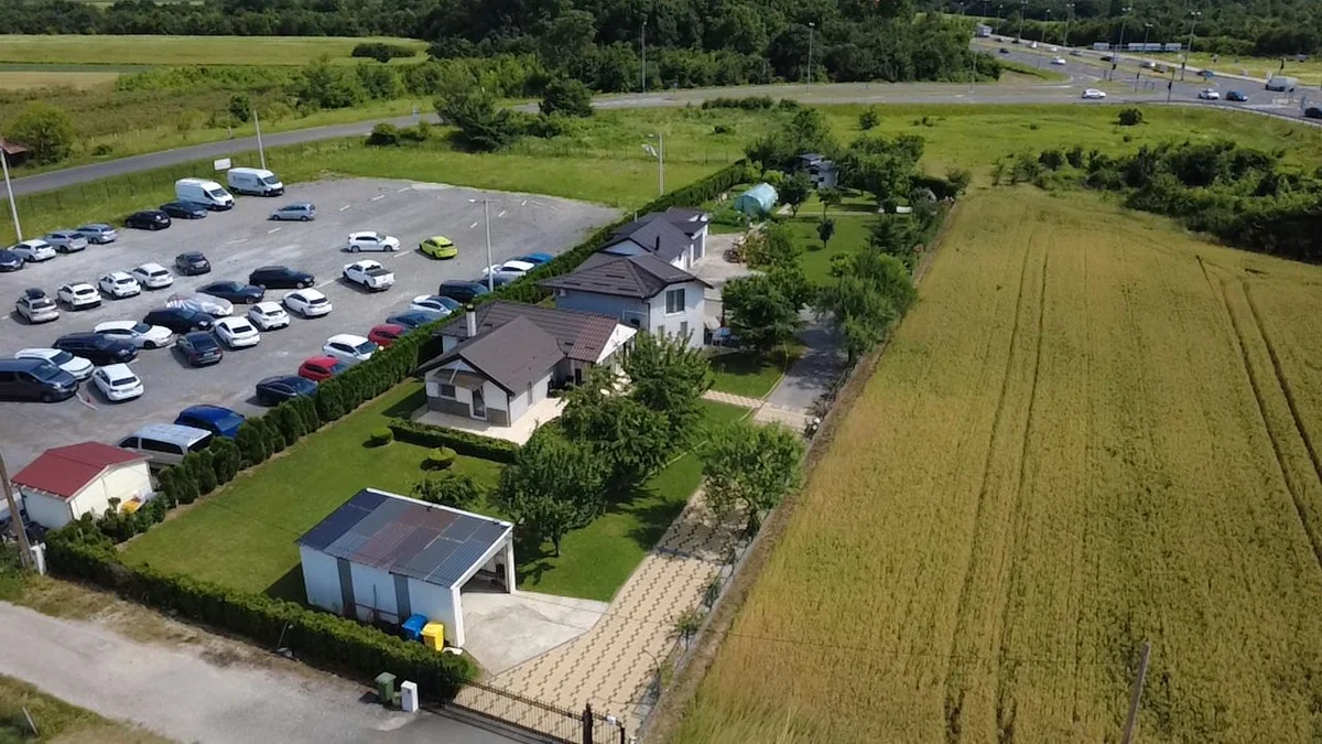 Samostojeća kuća 130 m² – Šćitarjevo, velika okućnica i 3 garaže