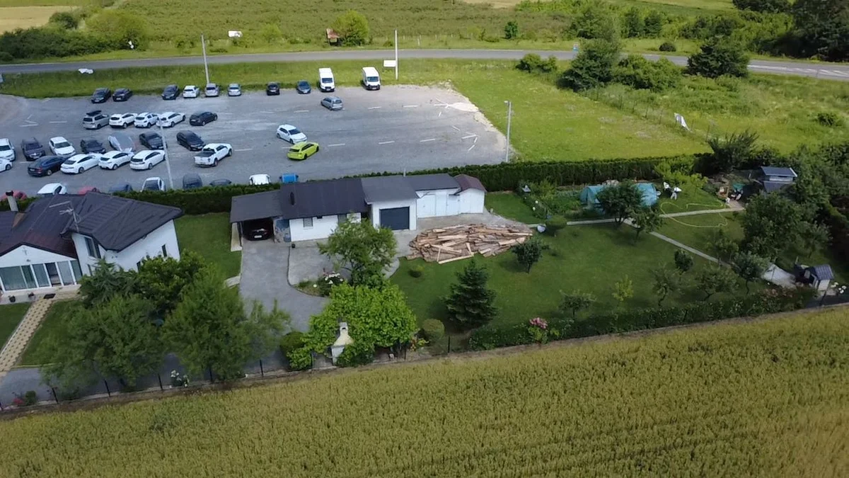 Samostojeća kuća 130 m² – Šćitarjevo, velika okućnica i 3 garaže