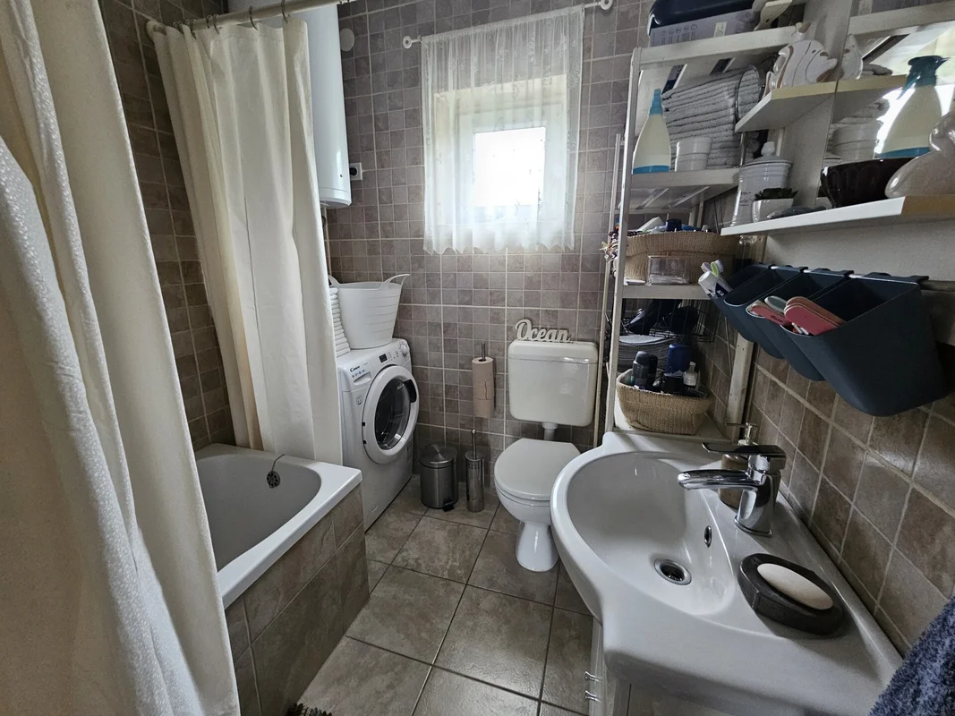KUĆA 119m², PARCELA 504 m², MOGUĆNOST PROŠIRENJA POSJEDA – LUŽAN