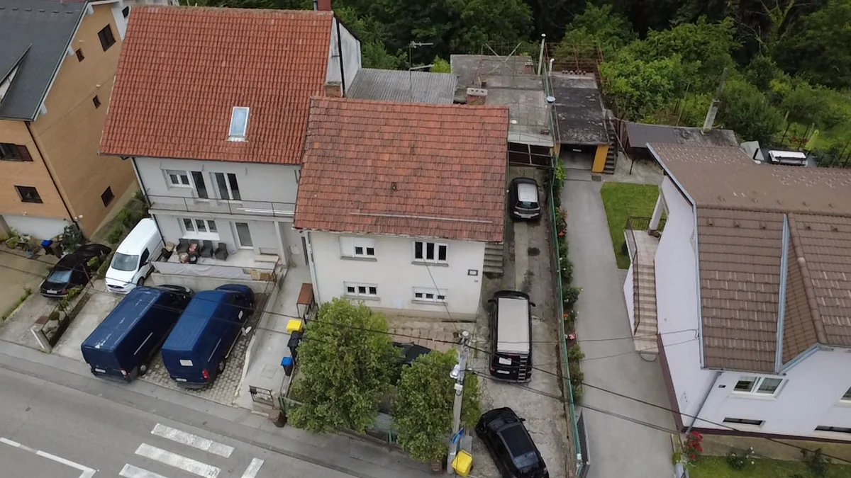 Remete – Kuća s 3 etažirana stana, garažom i velikim vrtom