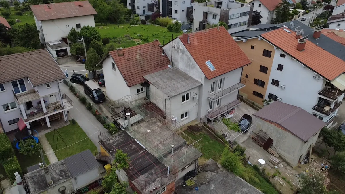 Remete – Kuća s 3 etažirana stana, garažom i velikim vrtom