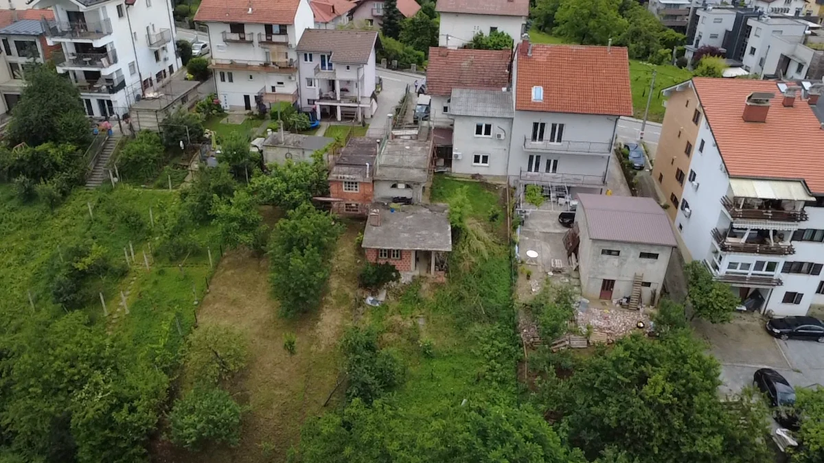 Remete – Kuća s 3 etažirana stana, garažom i velikim vrtom