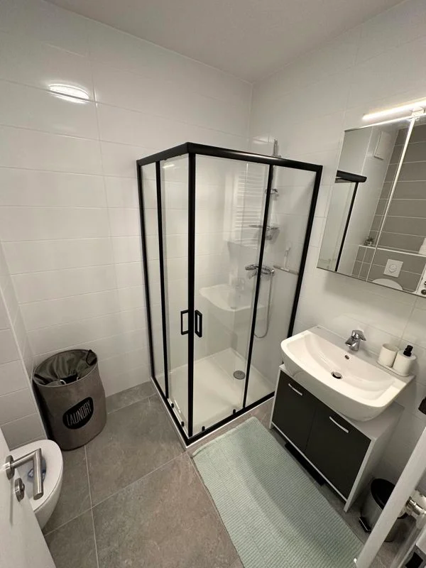 Moderan 2-sobni stan | Novogradnja | Garaža | Velika terasa | 58,72 m²