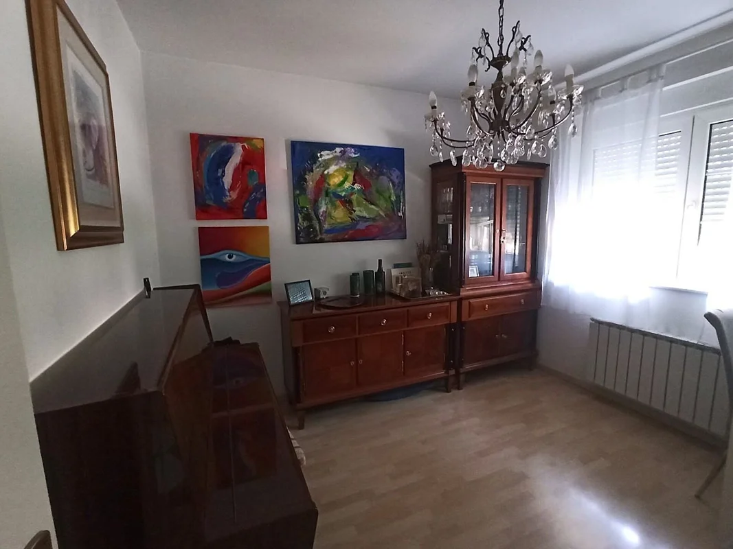 Zagreb, Lučko, kuća mogucnost prenamjene u 3 stana!! 228m2!