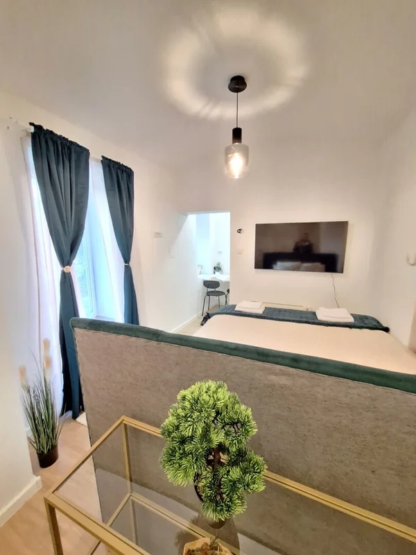Zagreb, Donji grad, stan sa velikim Vrtom!! Pored zrinjevca!! 33,5m2!