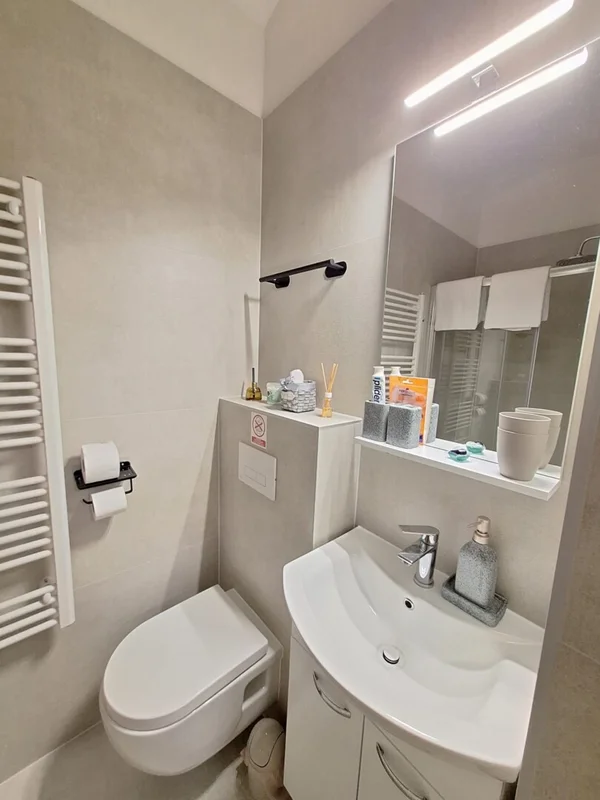 Zagreb, Donji grad, stan sa velikim Vrtom!! Pored zrinjevca!! 33,5m2!