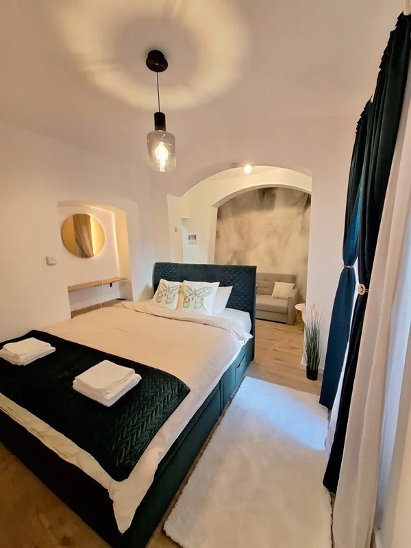 Zagreb, Donji grad, stan sa velikim Vrtom!! Pored zrinjevca!! 33,5m2!
