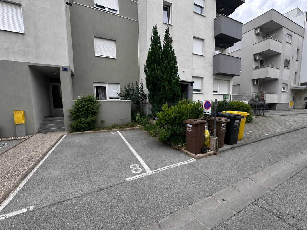 JARUN | 1S+DB | PRIVATNI VRT 64 m² | PARKING | ODLIČNA LOKACIJA