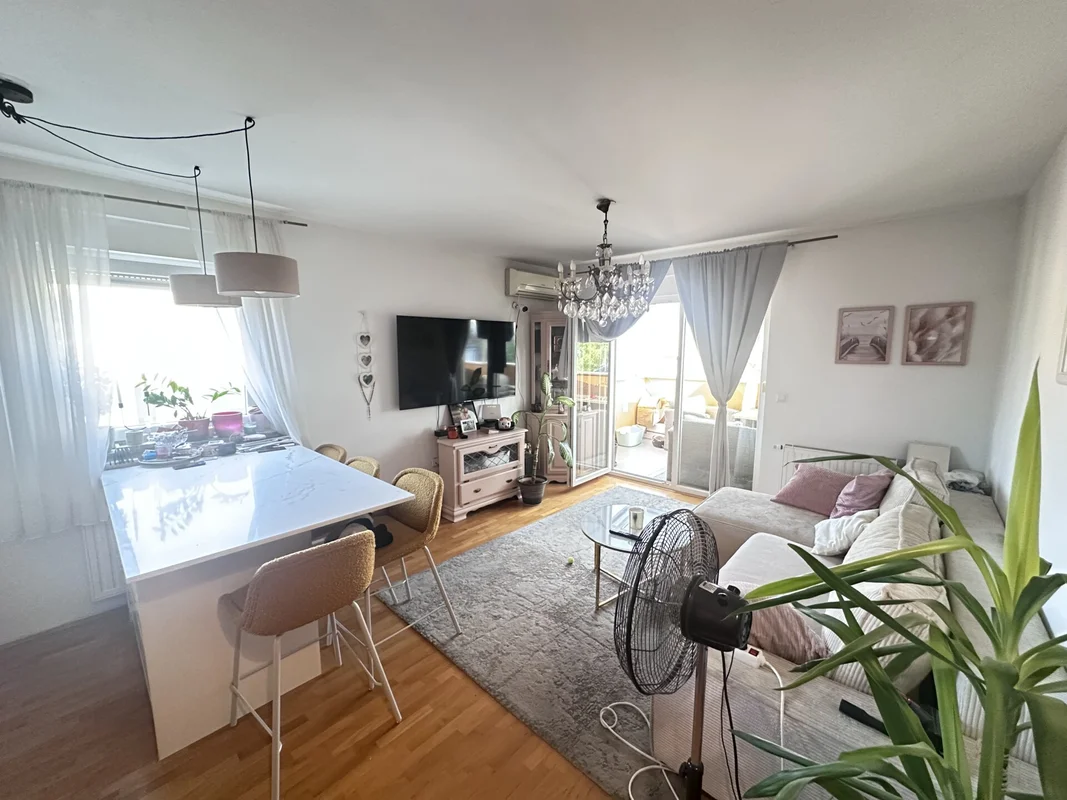 Stan, Zagreb, Srednjaci, dvije sobe + dnevni + PARKING + BALKON! 76m2