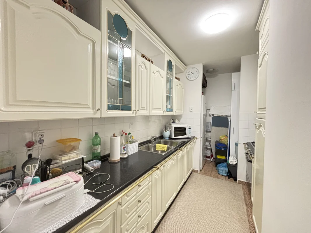 Malešnica, adaptiran 2-soban stan 40 m², 1. kat, lift