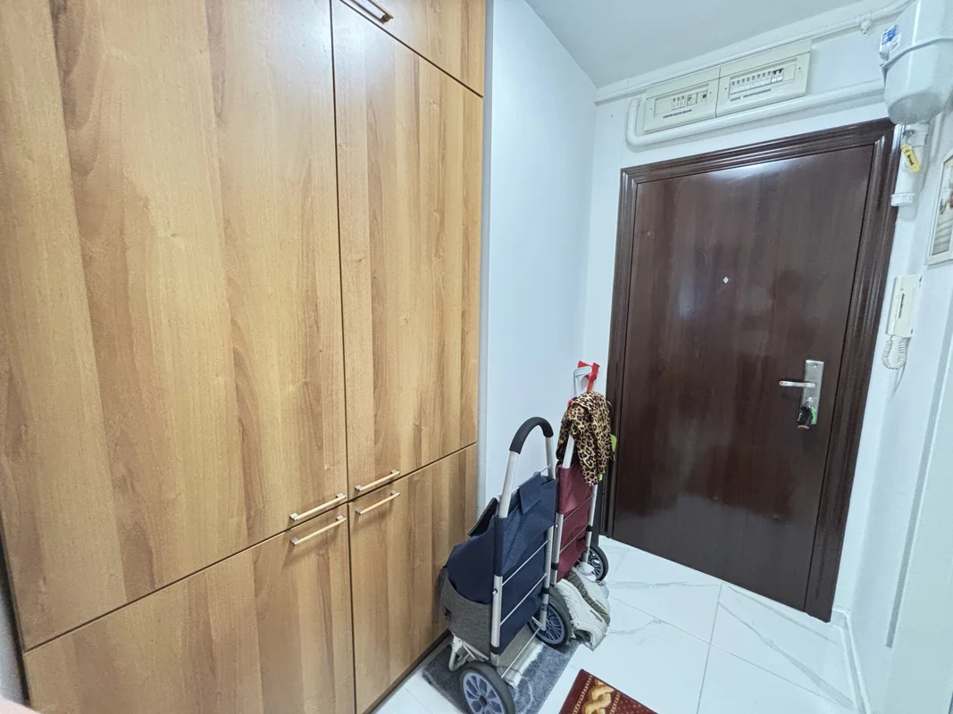 Malešnica, adaptiran 2-soban stan 40 m², 1. kat, lift