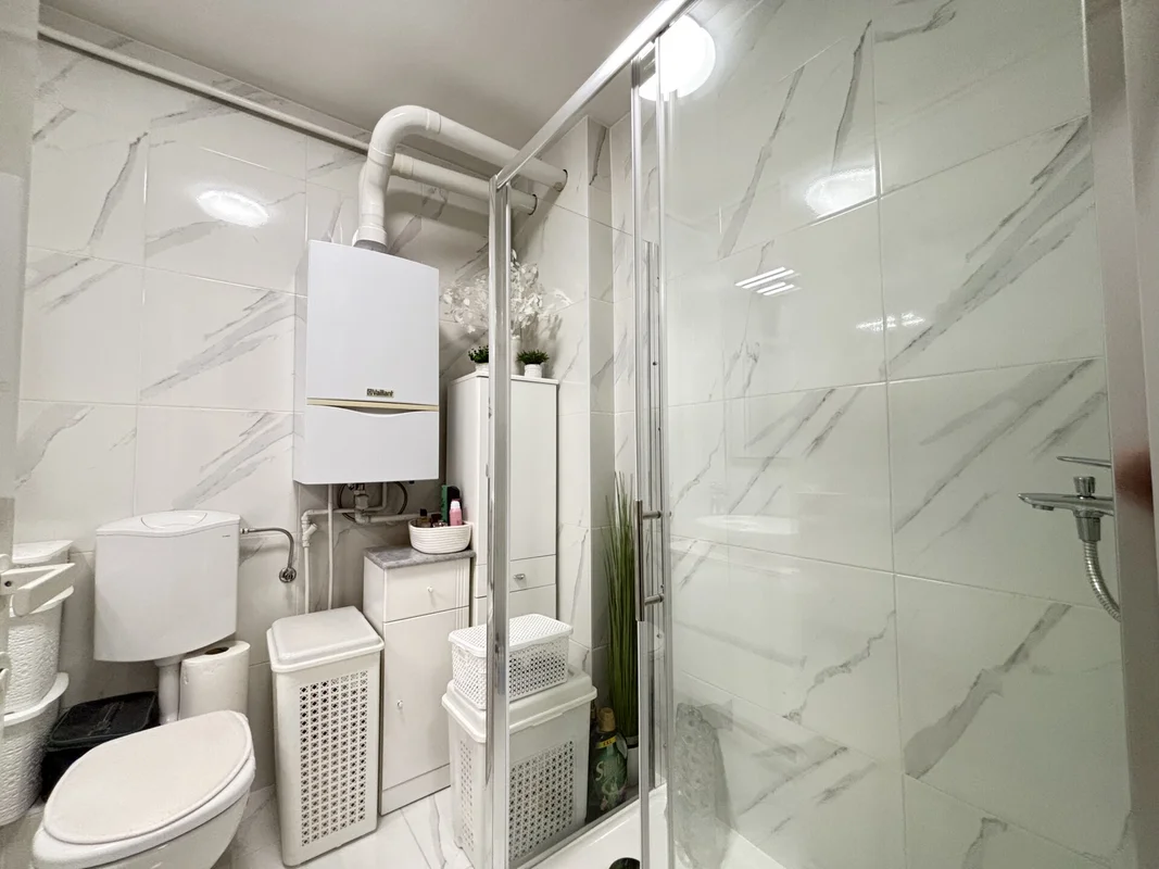 Malešnica, adaptiran 2-soban stan 40 m², 1. kat, lift
