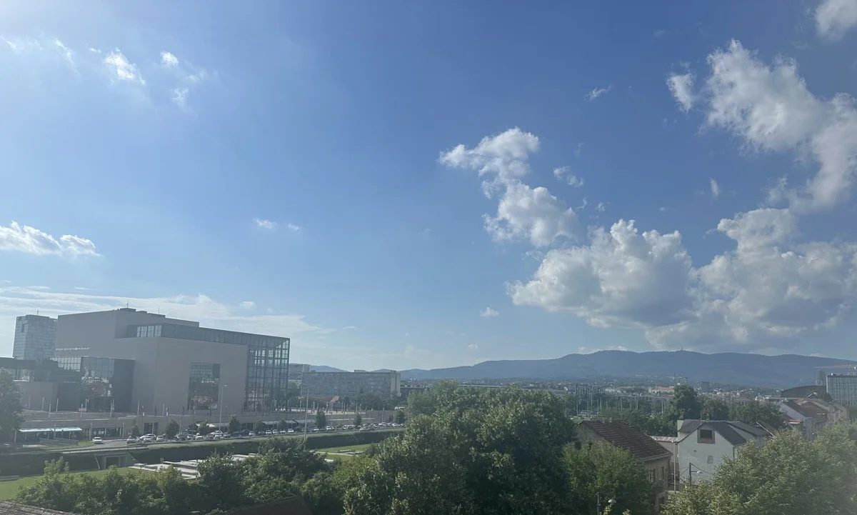 Stan, Zagreb, trnje, 52m2+gpm, POGLED NA FONTANE, SARAS CENTAR!