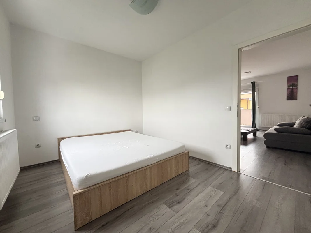 Trosoban stan 57,22 m², 1. kat, Kraljevački Novaki, namješten