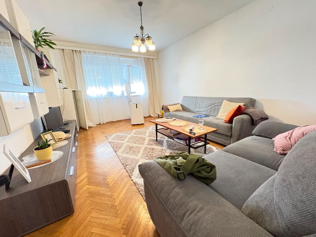 Volovčica | Trosoban stan 57 m² s lođom i spremištem