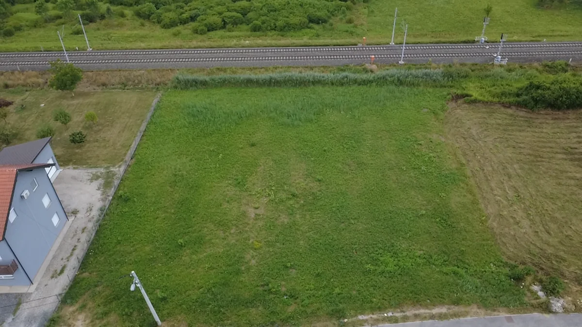 Građevinsko zemljište 1.726 m² – Dumovec, blizina željezničke stanice