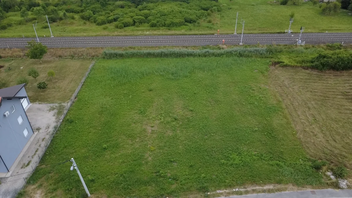 Građevinsko zemljište 1.726 m² – Dumovec, blizina željezničke stanice