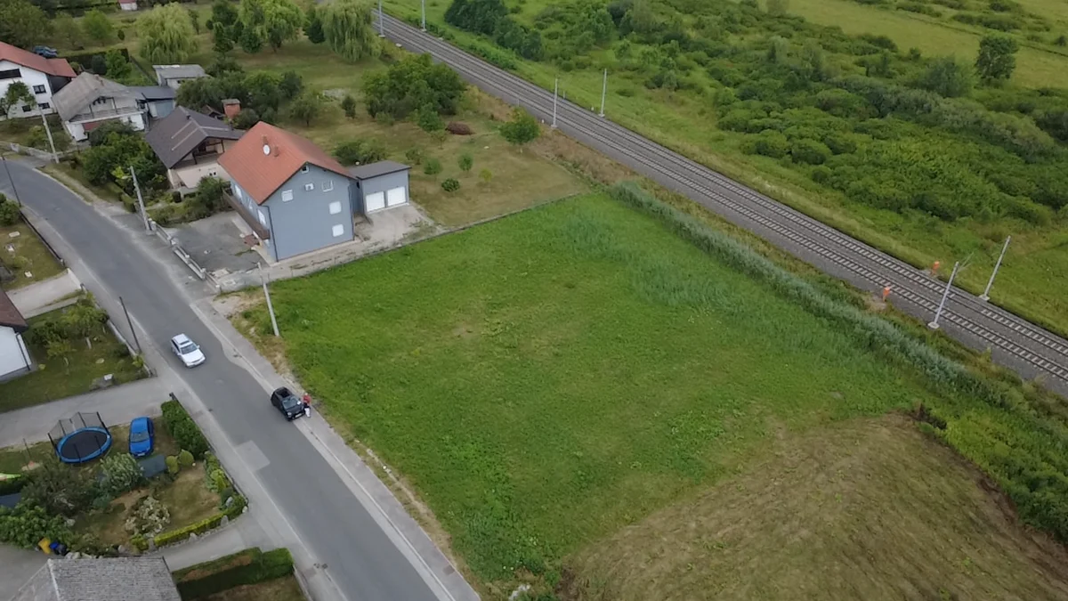 Građevinsko zemljište 1.726 m² – Dumovec, blizina željezničke stanice